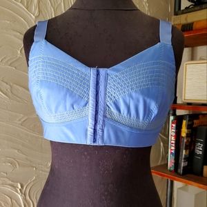 Sky blue Fabletics sports bra, with front clasps